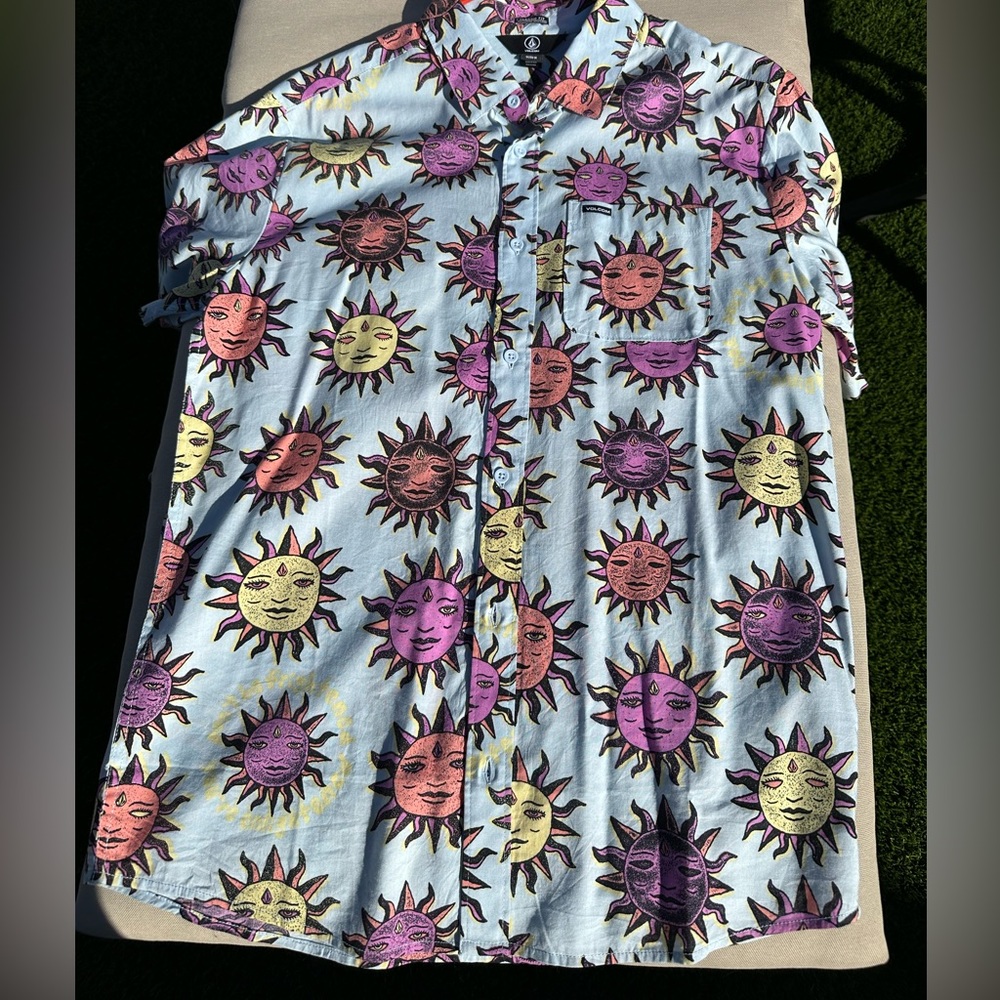 Volcom button up - Picture 1 of 1